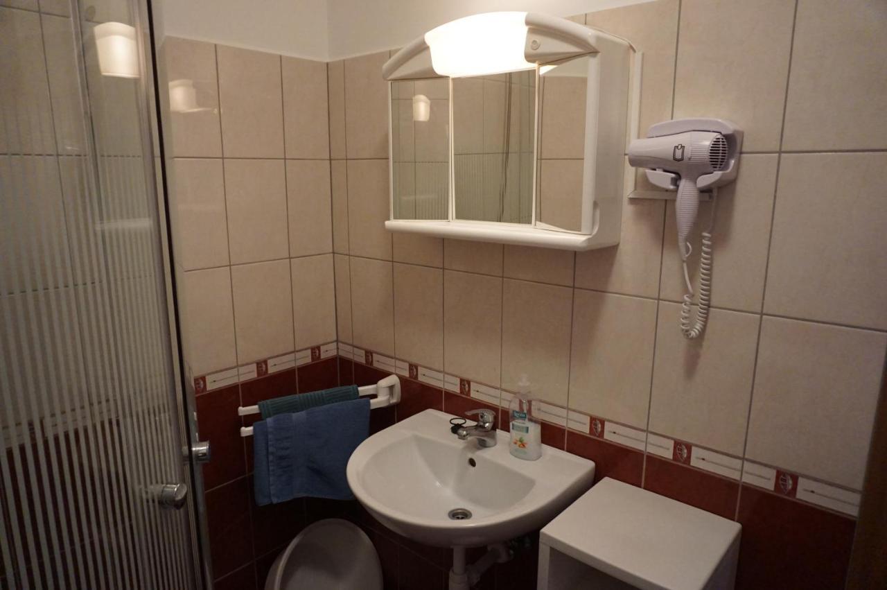 Bük Atlas Apartman מראה חיצוני תמונה